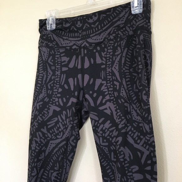 EUC Maurices Cropped Yoga Pants - Picture 2 of 5